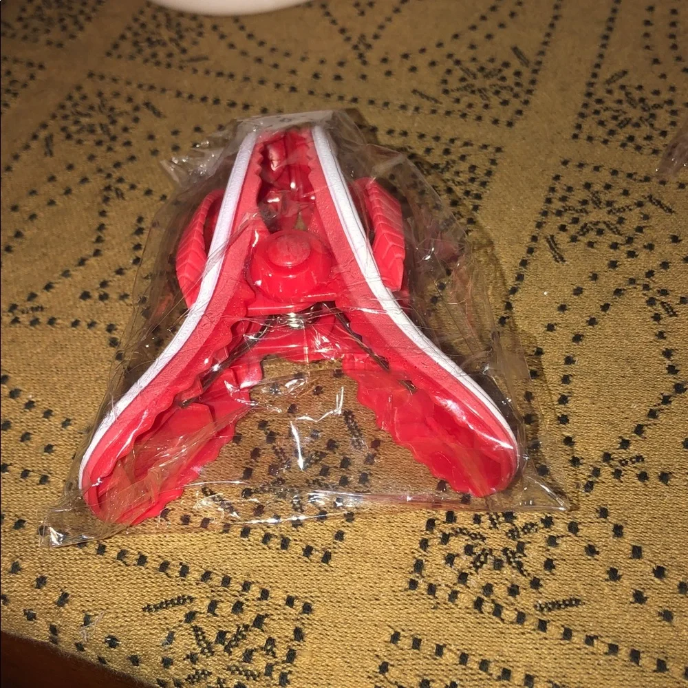 Red/Pink Flip Flop Shaped Beach Towel Clips Set of 2